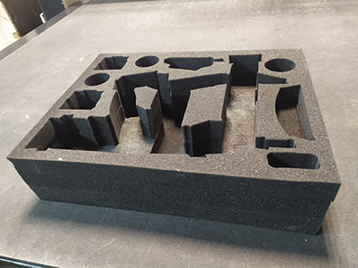 вырезание ложемента из паролона